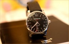 万宝龙表带怎么拆卸